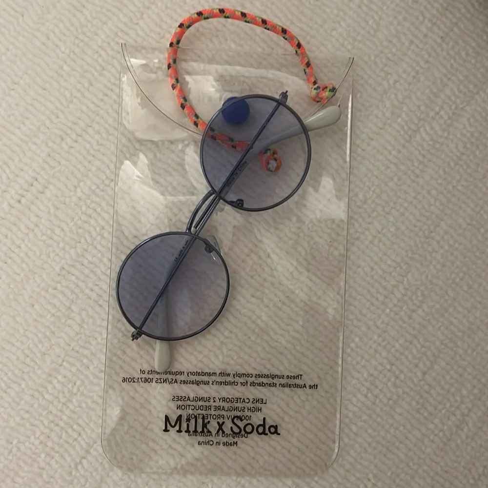 Milk x Soda Leon blue kids sunglasses